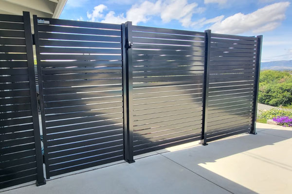 aluminum horizontal fencing