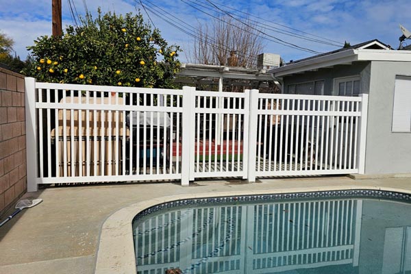 Vinyl pool fencing