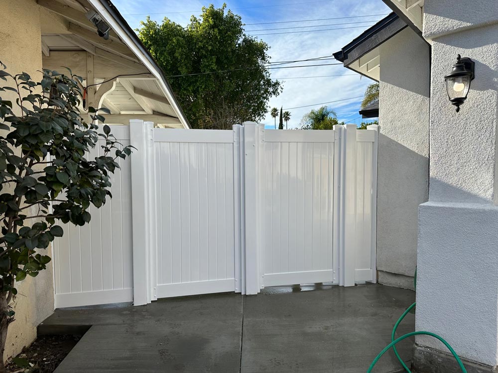vinyl side gate