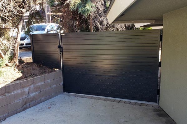 aluminum private fence