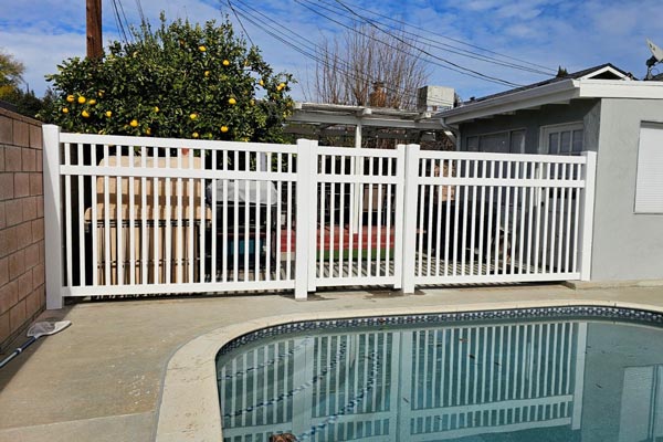 Vinyl pool fencing